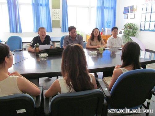 2013-6-3-wenxinlingdaoweiwenyaanjixuesheng-2.jpg