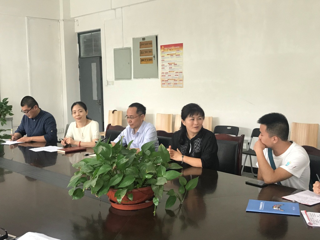 文新学院经理、书记、双百行动小组成员与2018年建档立卡精准帮扶对象专题座谈会 (5).JPG