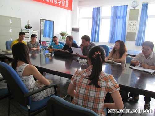 2013-6-3-wenxinlingdaoweiwenyaanjixuesheng-1.jpg